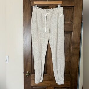 Hollister Women’s Medium Light Gray Jogger Sweatpants Drawstring ruffle detail